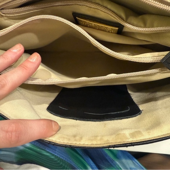 Black Quilted Chain Shoulder Bag, It literally used it 2 times . - Picture 7 of 11